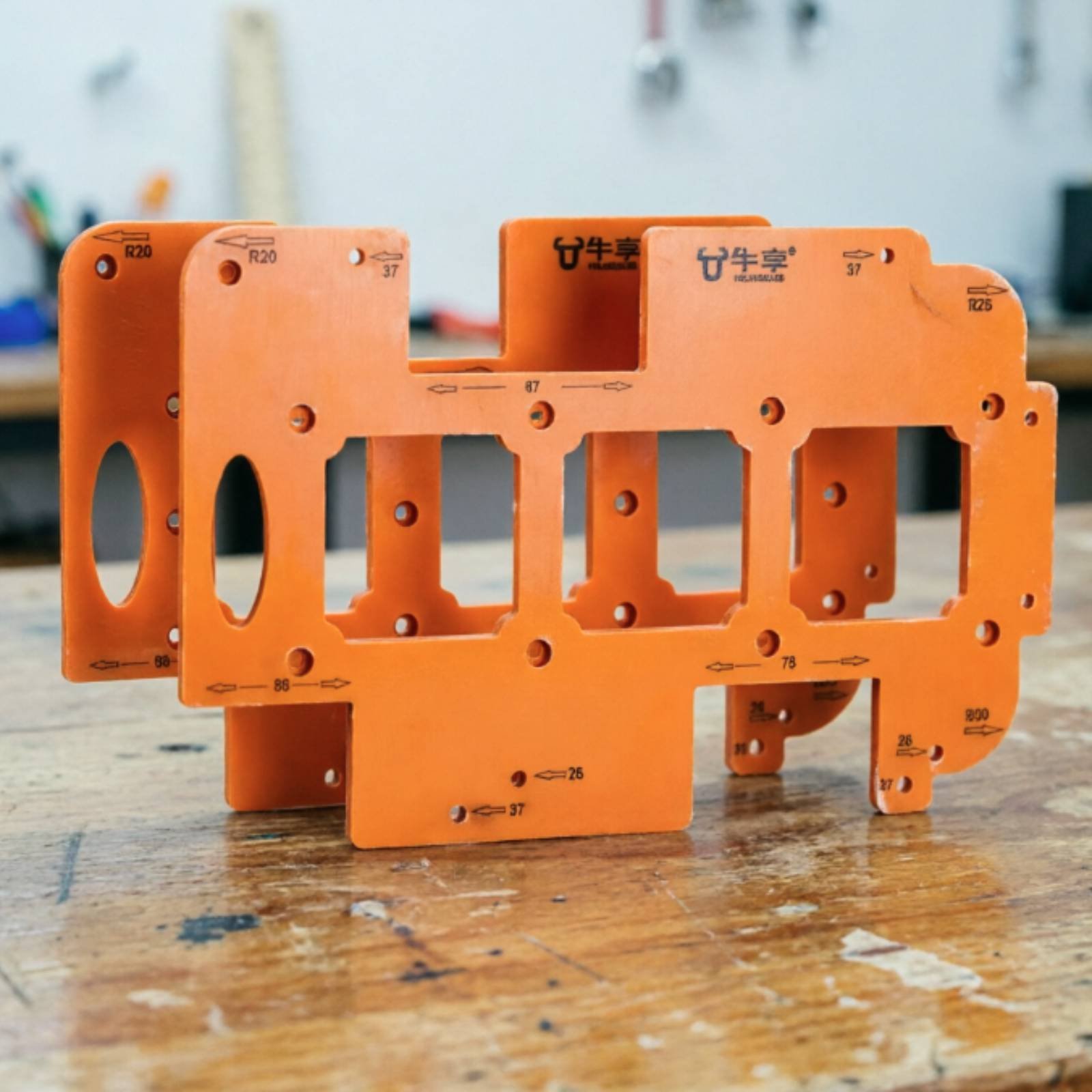 Woodworking Multi Tool - キャビネットホールジグ 多目的スイッチカットアウトジグ キャビネットスロットテンプレート 精密ハンドツール 耐摩耗性 木工用